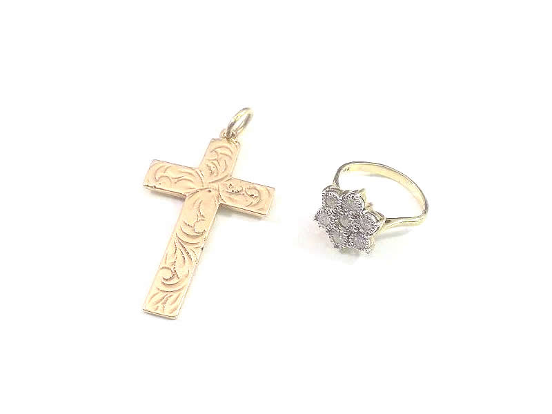(2.1) 9CT GOLD CROSS, AND 9CT WHITE & YELLOW GOLD, DIAMOND CLUSTER RING